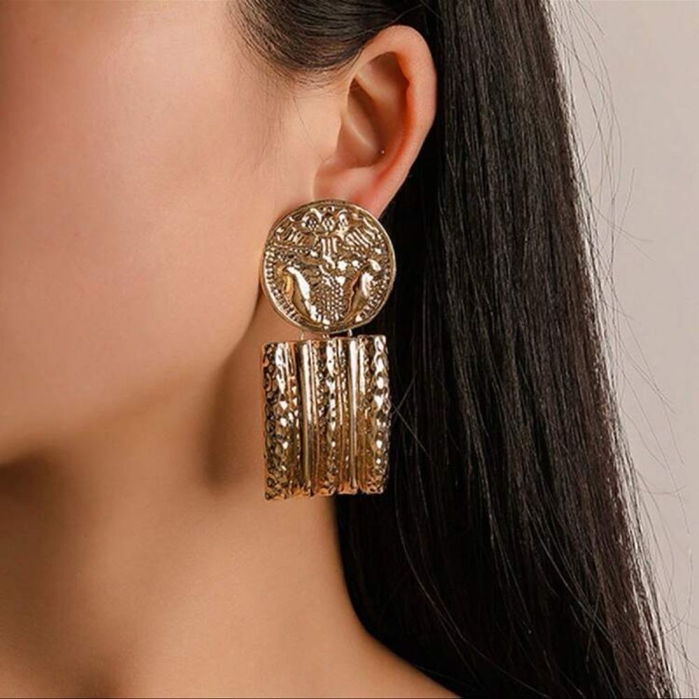 vintage style drop earring A292